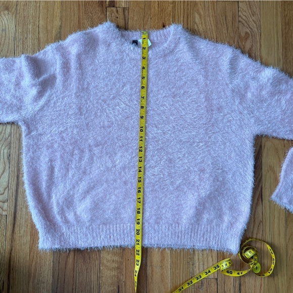NWOT H&M Fuzzy Knit Sweater - Picture 7 of 7